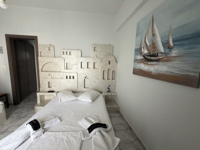 Bedroom 2, Foinikas Studios, South Aegean
