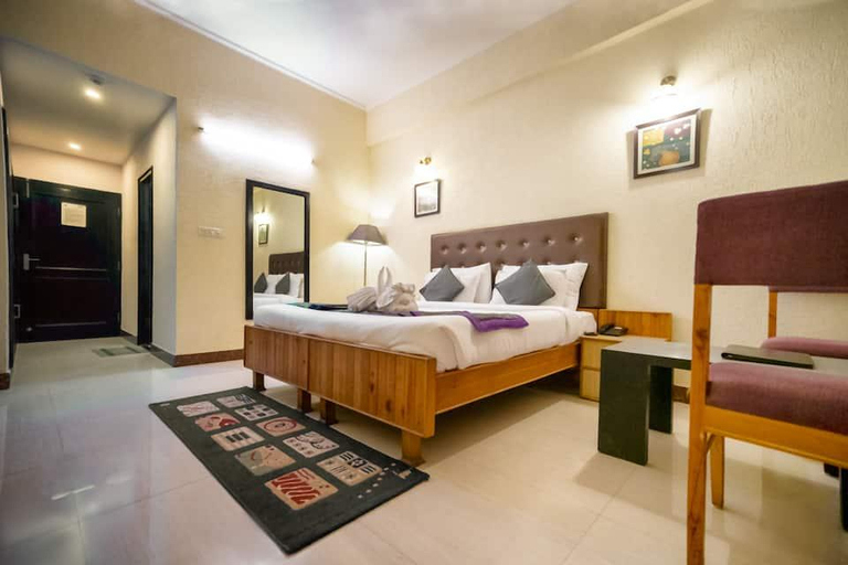 Bedroom, Hotel Harshikhar, Nainital