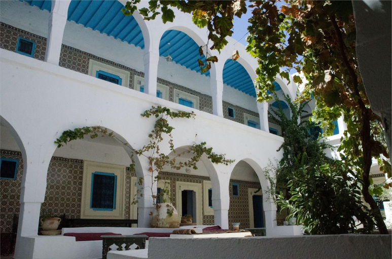 exterior 12