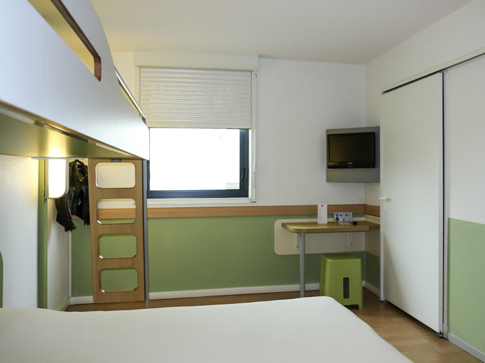 Bedroom 3, ibis budget Castelnaudary, Aude