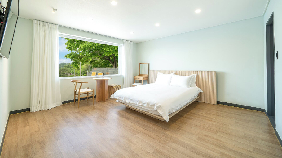 Others 2, Namhae U9stay, Namhae