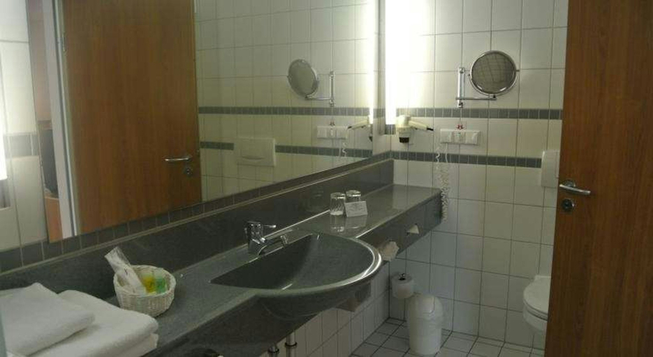 Bathroom 4, City Hotel Am Ccs, Suhl