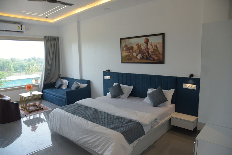 Room 5, Hotel Ramayana, Aurangabad