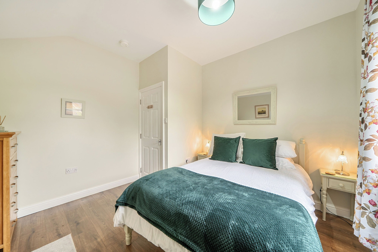 Room 2, Central Ripon - Sleeps 3 - Garden - Pet Friendly, North Yorkshire