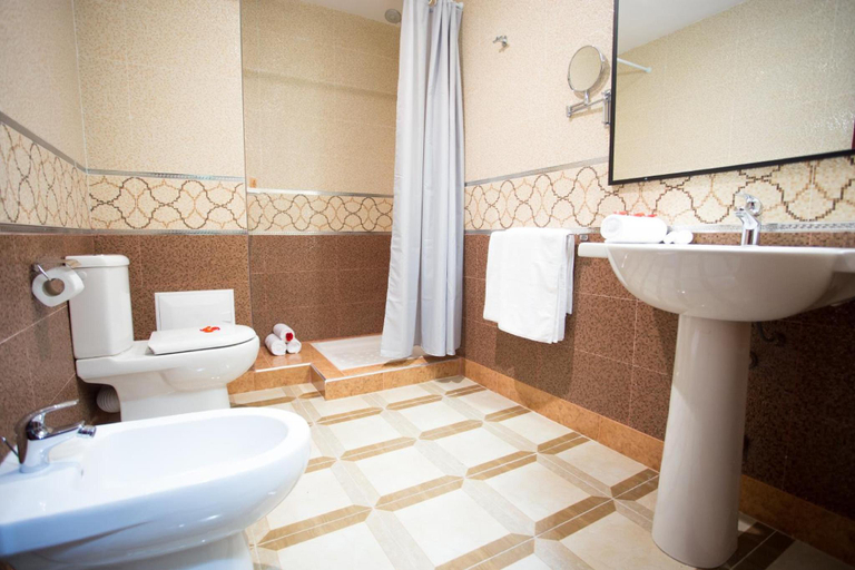 Bathroom 4, Hotel Les Ambassadeurs, Marrakech
