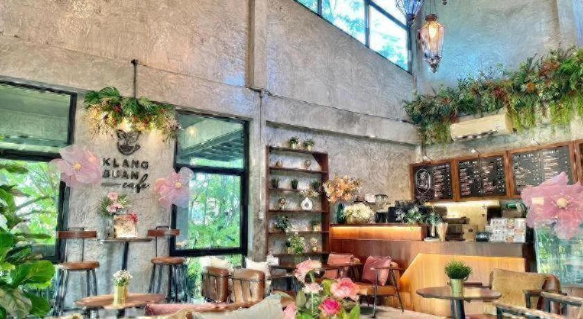 Food & Drinks 5, Baan Klang Suan Resort, Lang Suan