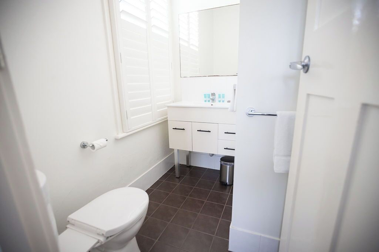 Bathroom 3, Albany Central Apartments, Albany