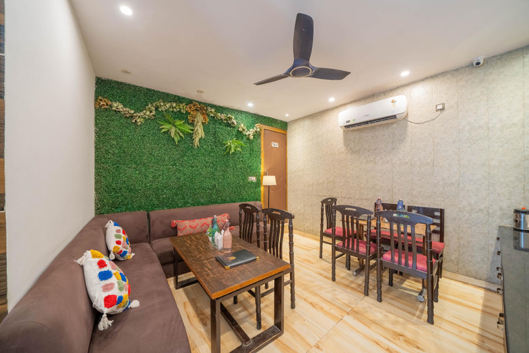 Food & Drinks 4, Perfectstayz Premium @Harkipauri Road, Hardwar