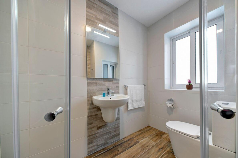 Bathroom 4, Seaview Stays, Saint Paul's Bay