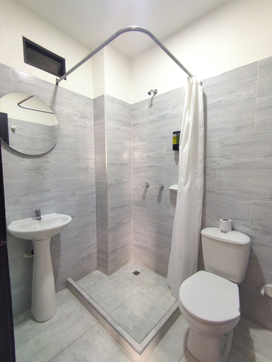 Bathroom 5, Trip Monkey Origen, San Gil