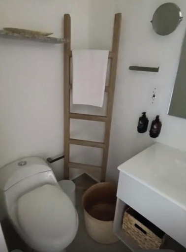 Bathroom, Aluna Bech, Santa Marta (Dist. Esp.)