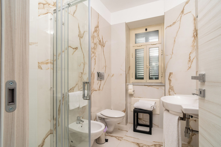 Bathroom 3, Viscuso house, Catania