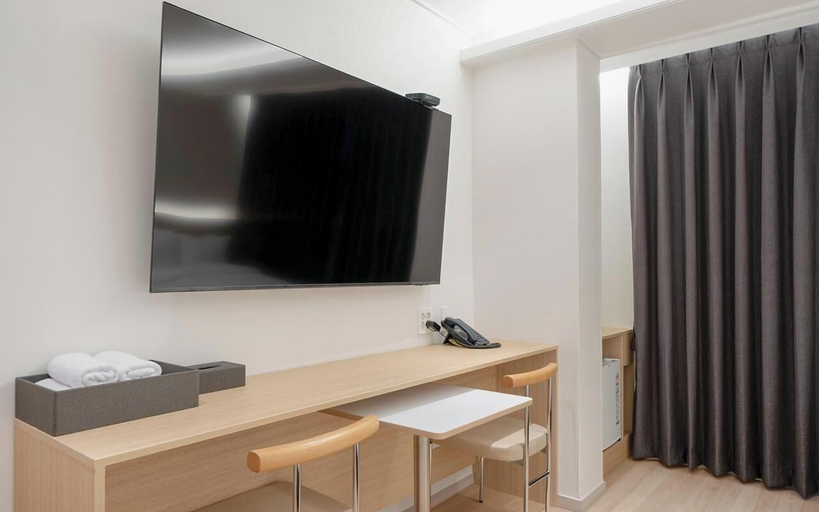Room 5, Mokpo Place Hotel, Muan