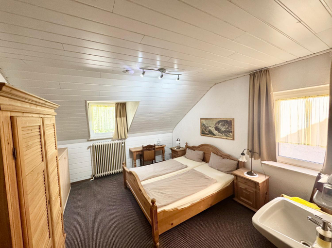 Bedroom, Hotel Bauernstube, Oberhausen
