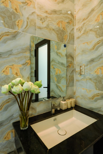 Bathroom 4, Havana Con Dao Hotel, Côn Đảo