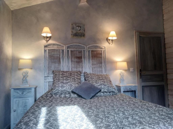 Bedroom 4, Côté chapelle, Alpes-Maritimes