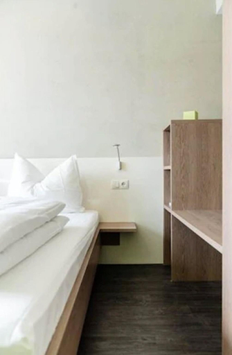 Bedroom 3, a2 HOTELS Wernau am Quadrium, Esslingen