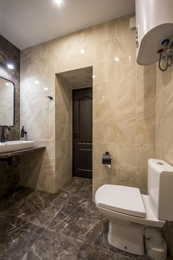 Bathroom 3, Central Dayflat Apartments, Shevchenkivs'kyi