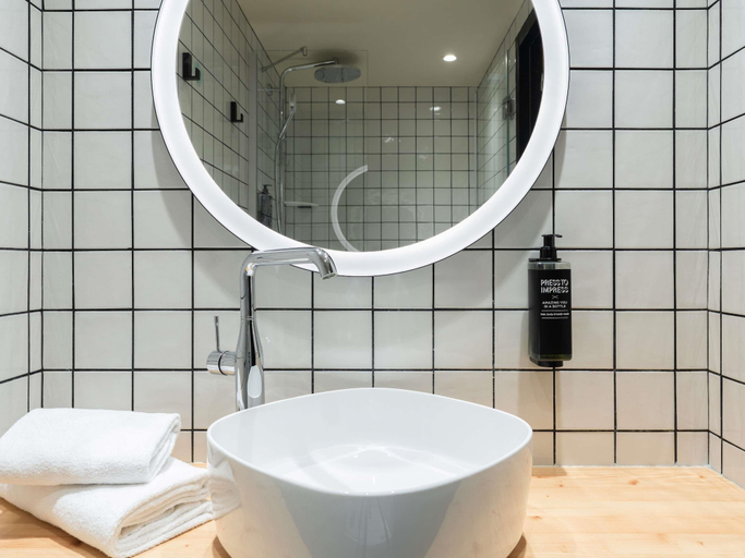 Bathroom 5, ibis budget Rouen Centre Rive Gauche, Seine-Maritime