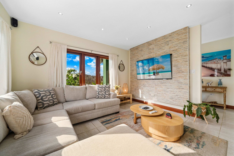 Property amenity 5, Alto Vista 107h