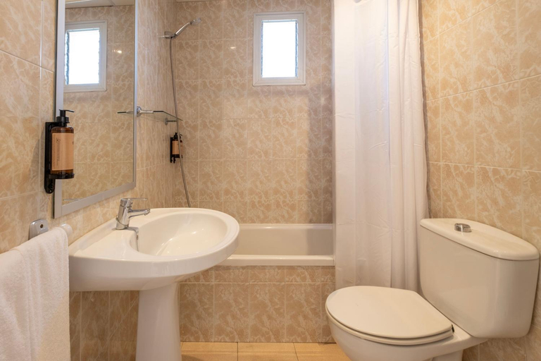 Bathroom 4, HSM Club Torre Blanca, Baleares