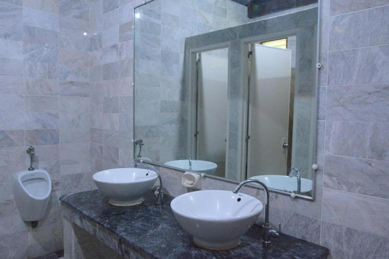 Bathroom, Sanctuary Garden Resort, Magdiwang