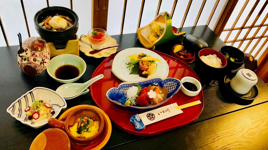 Food & Drinks, Ryokan Ichikawa, Ena