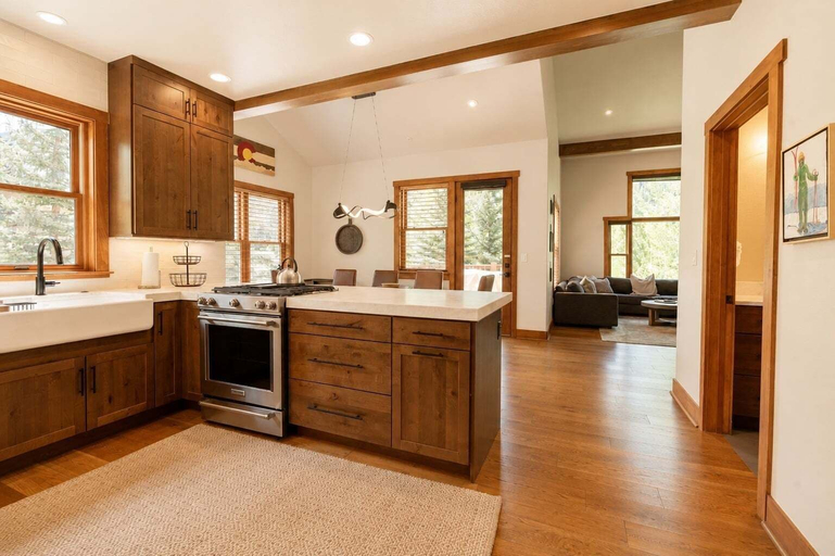 Private kitchen 4, Spacious 4br Mountain Townhome 4 Bedroom Townhouse, Summit