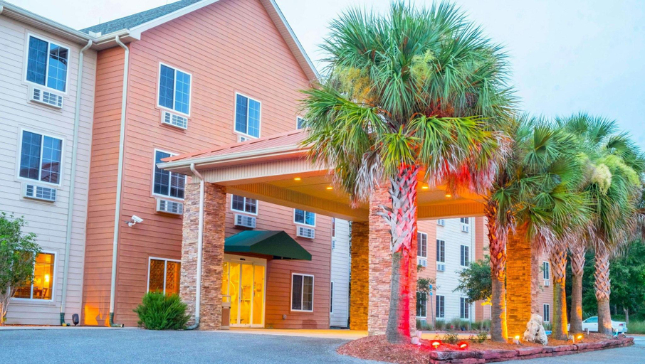 Exterior & Views 2, Wildwood Inn, Wakulla