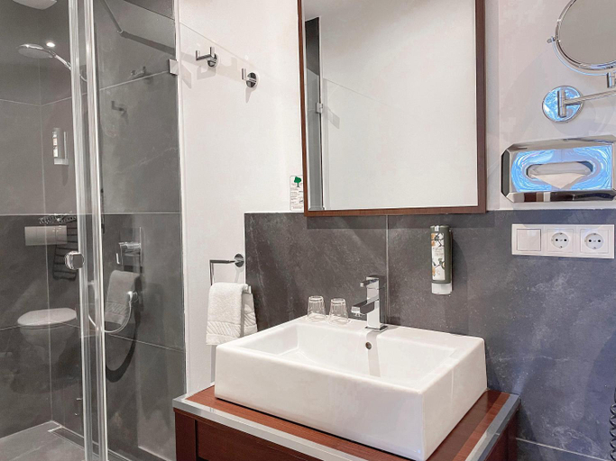 Bathroom 3, Hotel Wagner im Dammtorpalais, Hamburg