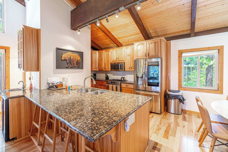 Private kitchen 3, Upscale Tahoe Townhome Near Incline w Fireplace, Washoe