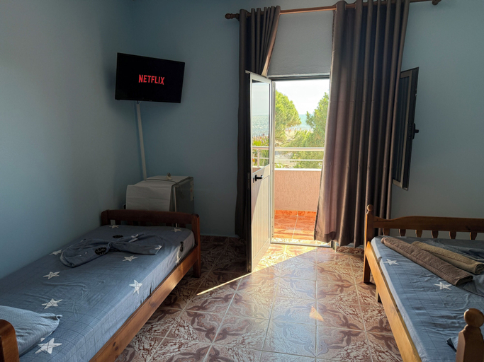Room 2, Hotel Malenri, Kavajës