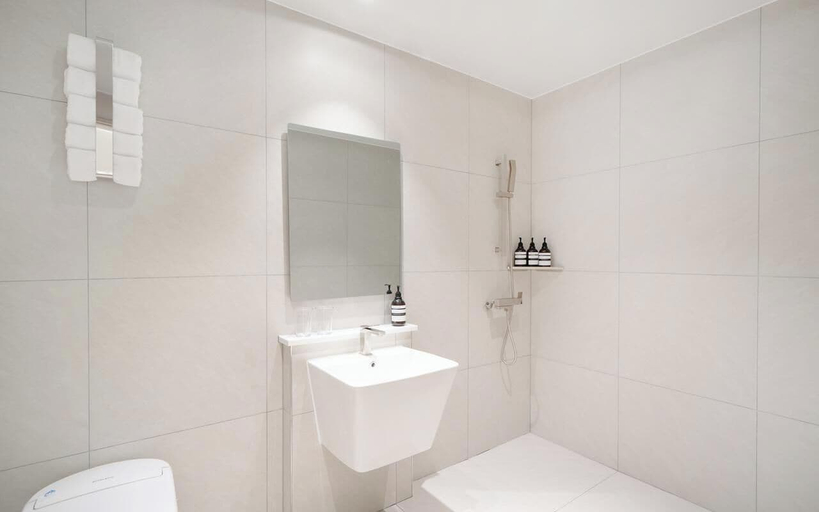 Bathroom 2, Mokpo Place Hotel, Muan