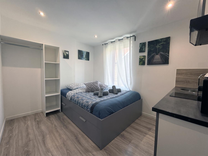 Bedroom 2, Le Tinchon, Nord