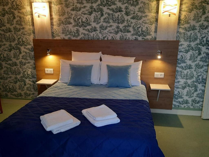 Bedroom 2, Hotel De La Barbacane, Vendée