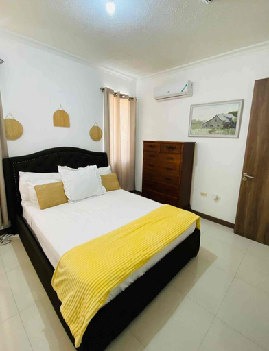 Room 2, New Kingston Comfy 2BR Apartment