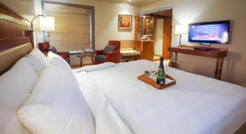 Bedroom 2, The Grandeur Boutique Hotel, Mumbai Suburban
