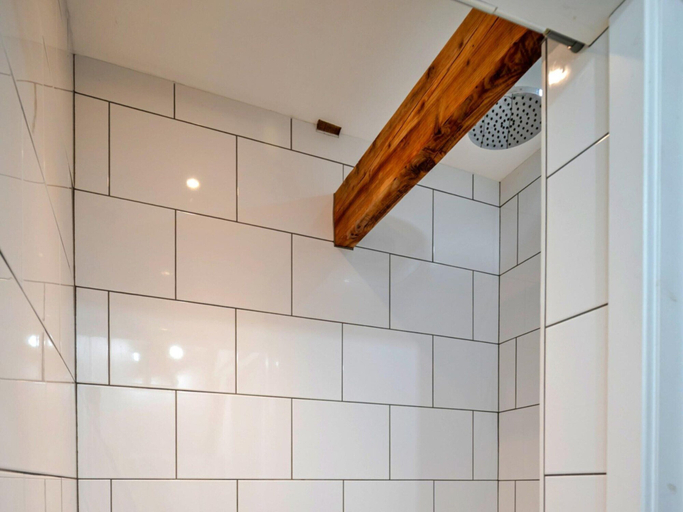 Bathroom 2, Luxury Devon Estate Barn for 4, Devon