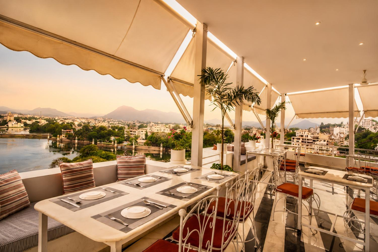 Food & Drinks 4, Grandrosse Boutique - Pichola Lake Facing Hotel , Udaipur
