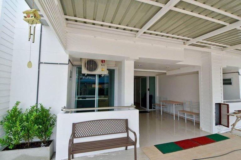 Others 3, รุ่งเรืองอพาร์ตเมนต์, Chok Chai
