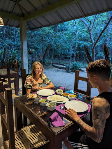 Food & Drinks 4, Vihanga Village, Dambulla