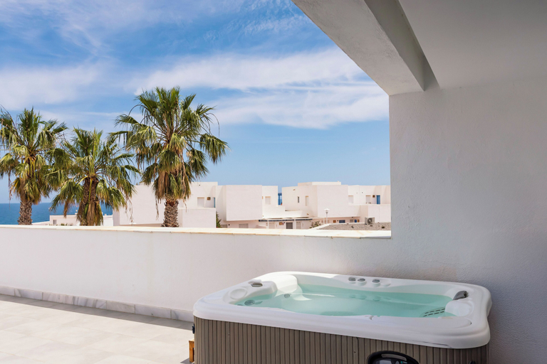 Outdoor spa tub 2, LAS NEGRAS OLIVENCIA NATURAL, Almería