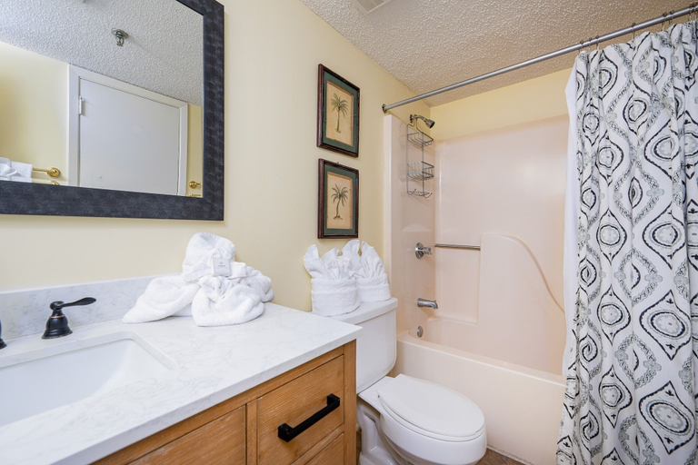 Bathroom 4, Phoenix Iii 3033 1 Bedroom Condo, Baldwin