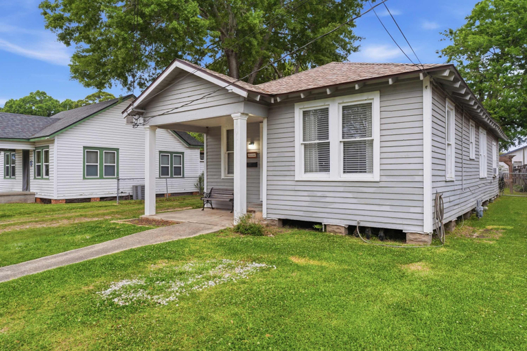 Room 3, Spacious 2BR Perfect for Work Crews or Families, Lafayette