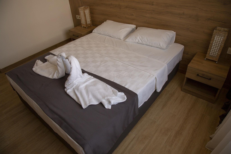 Bedroom 3, Golden World Suite Hotel, Antalya