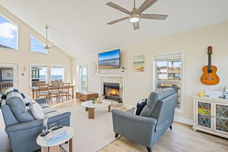 Living area 3, Arenita & Playita 3 Bedroom Home, Galveston