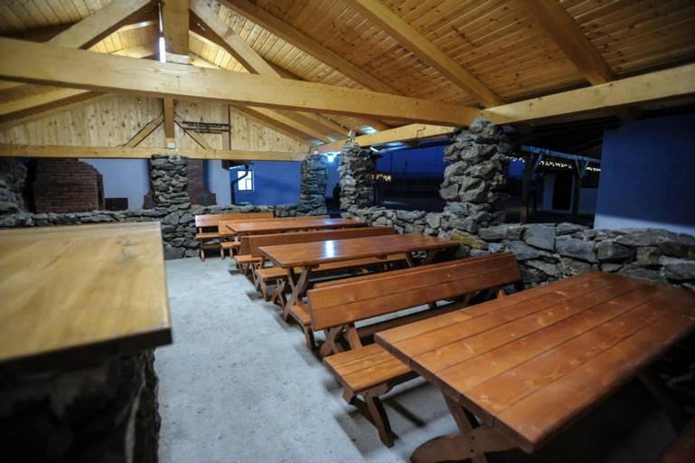 Food & Drinks 5, motel cryss, Ocna Sibiului