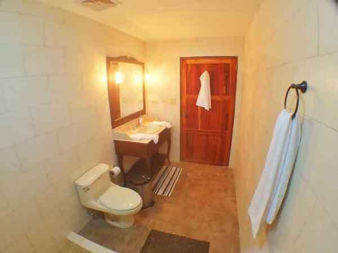 Bathroom 4, Bambuda Castle, Boquete