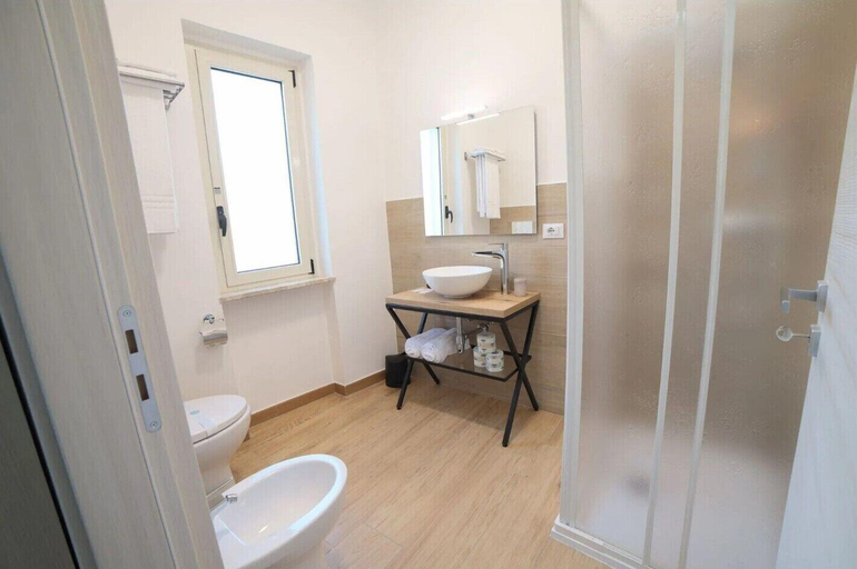 Bathroom 5, GREEN Bed and Breakfast a Castrovillari, Cosenza