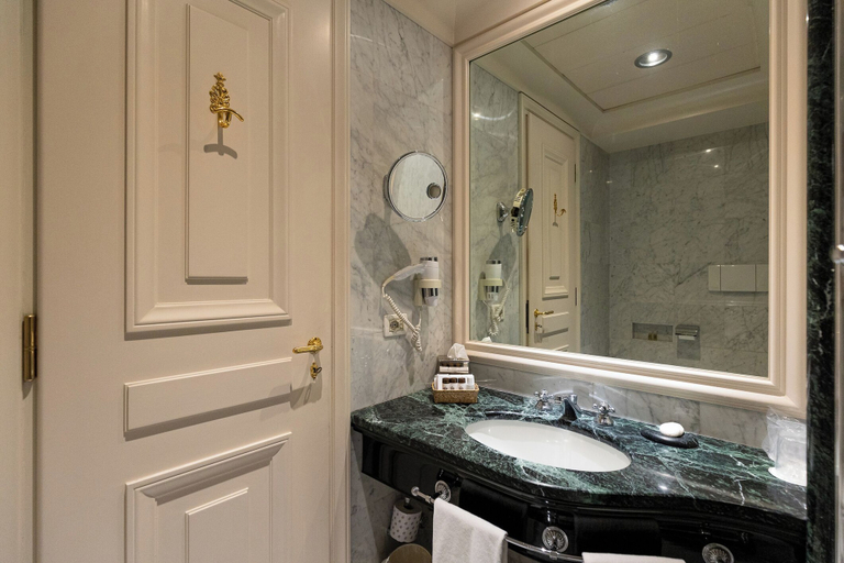 Bathroom 4, Grand Hotel Sitea, Torino